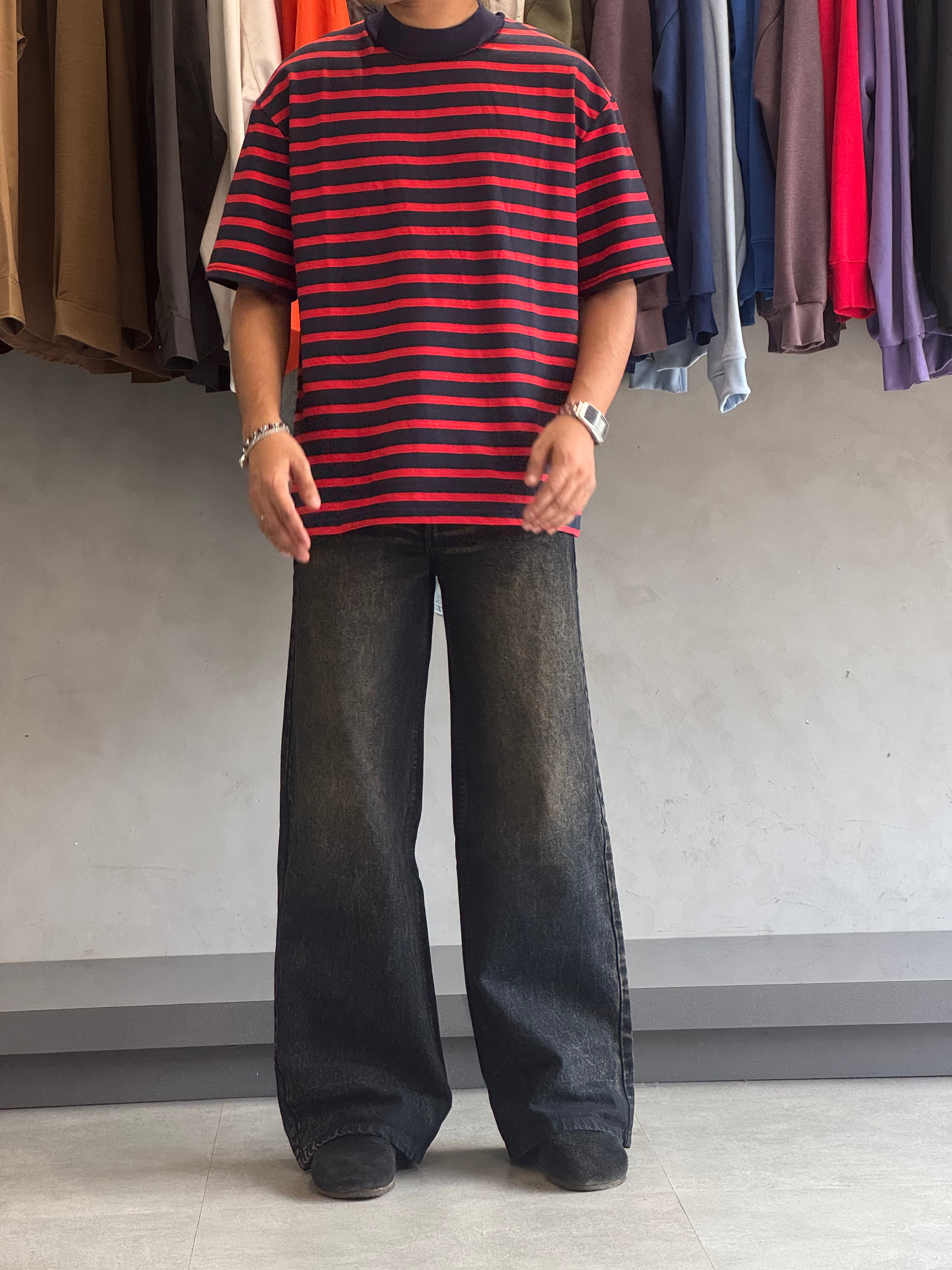 WIDE-LEG JEANS
