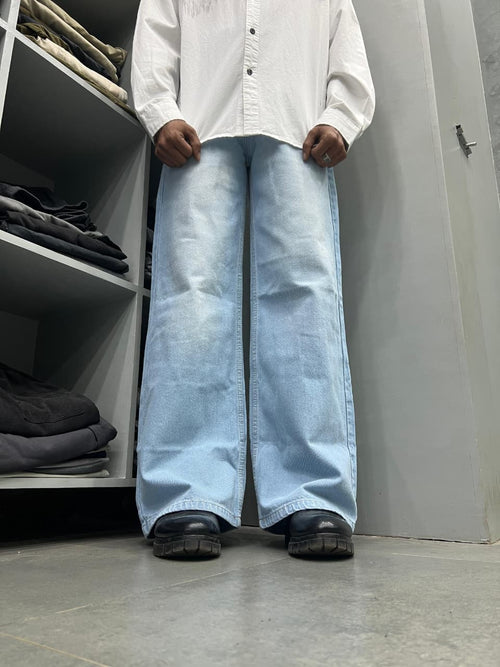 STRAIGHT-FIT JEANS
